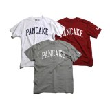 PANCAKE ARCH LOGO TEE